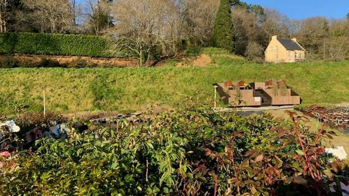 A côté du potager partagé, le rucher permet de découvrir notamment l’utilité des pollinisateurs dans les productions alimentaires. ©Odile Maillard